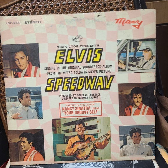 Elvis Presley LP albums - Picture 16 of 16